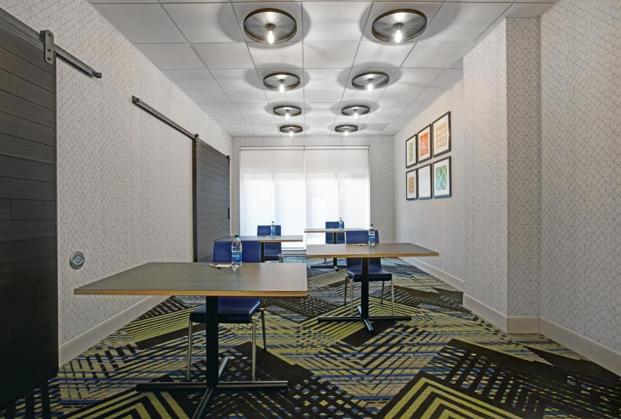 Holiday Inn Express - Milwaukee Downtown By Ihg Exterior foto
